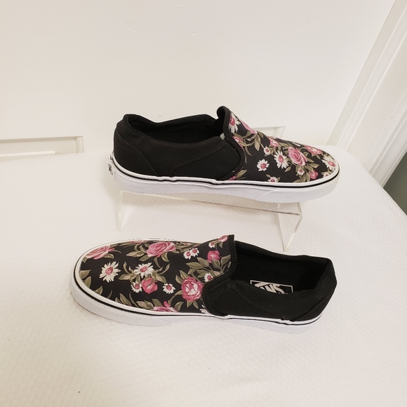 EUC Van's Black & Pink Floral Rose's Sneaker Loafers Size 9 Casual Comfy Stylish - Picture 4 of 9